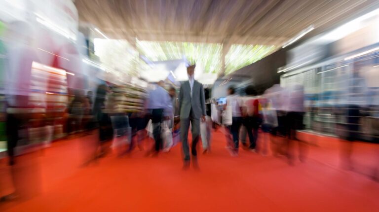 ¿Qué debes evaluar antes de participar en una feria empresarial?